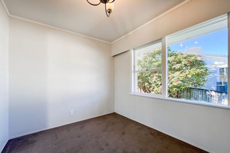 Photo of property in 1/12 Meadway, Sunnyhills, Auckland, 2010