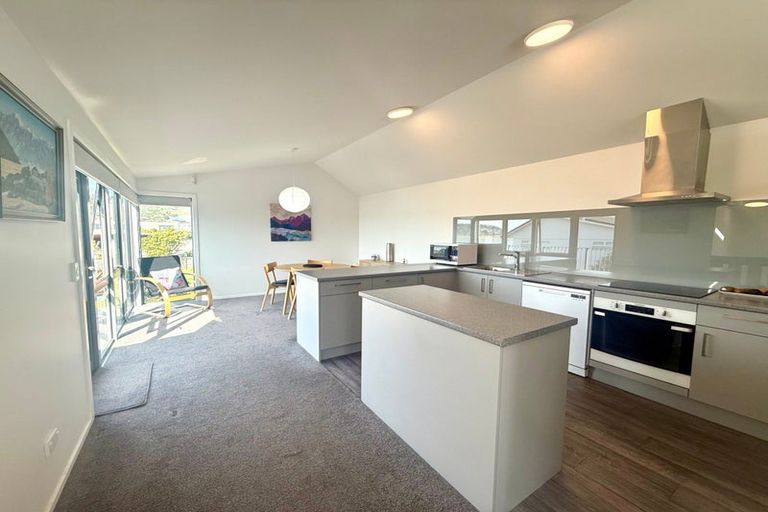 Photo of property in 2/79 Beachville Road, Redcliffs, Christchurch, 8081