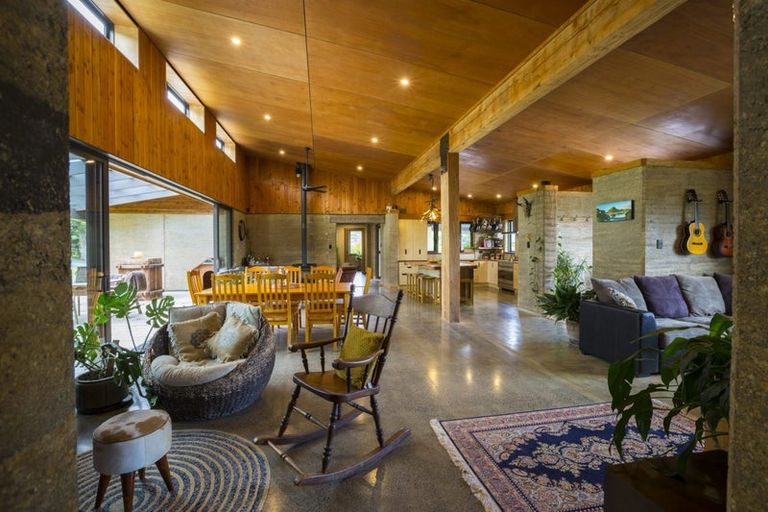 Photo of property in 16 Pennyroyal Place, Te Kamo, Kamo, 0185