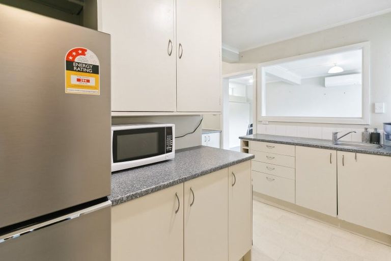 Photo of property in 18 Putnam Street, Northland, Wellington, 6012