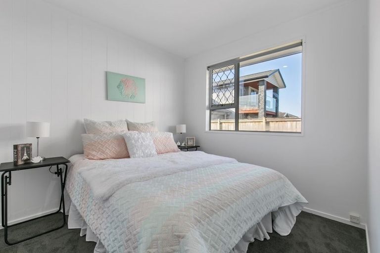 Photo of property in 2/42 Kenderdine Road, Papatoetoe, Auckland, 2025
