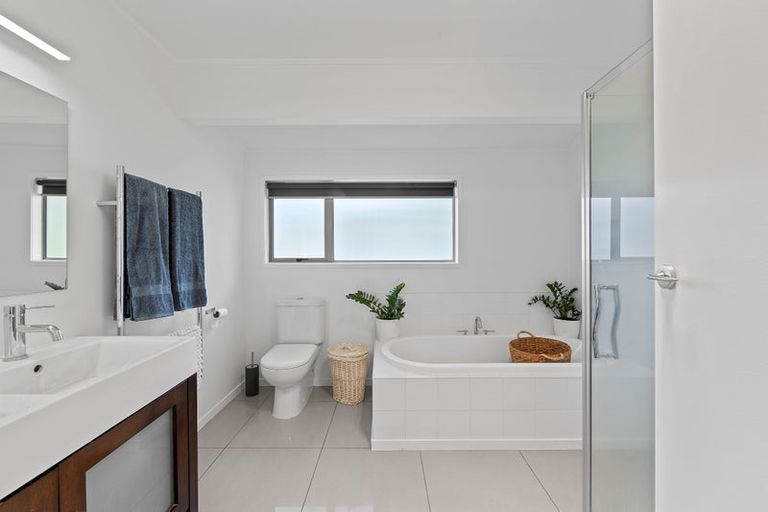 Photo of property in 188 Motutara Road, Muriwai, Waimauku, 0881