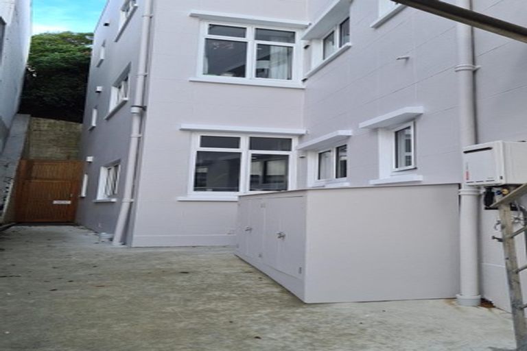 Photo of property in Fountain Court, 48u1 Oriental Parade, Oriental Bay, Wellington, 6011
