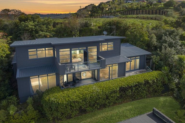 Photo of property in 15 Maire Road, Orewa, 0931