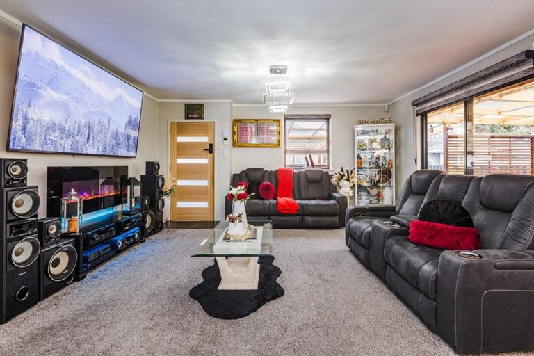 Photo of property in 2/7 Manuia Road, Takanini, 2112