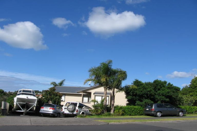 Photo of property in 53 Unsworth Drive, Unsworth Heights, Auckland, 0632