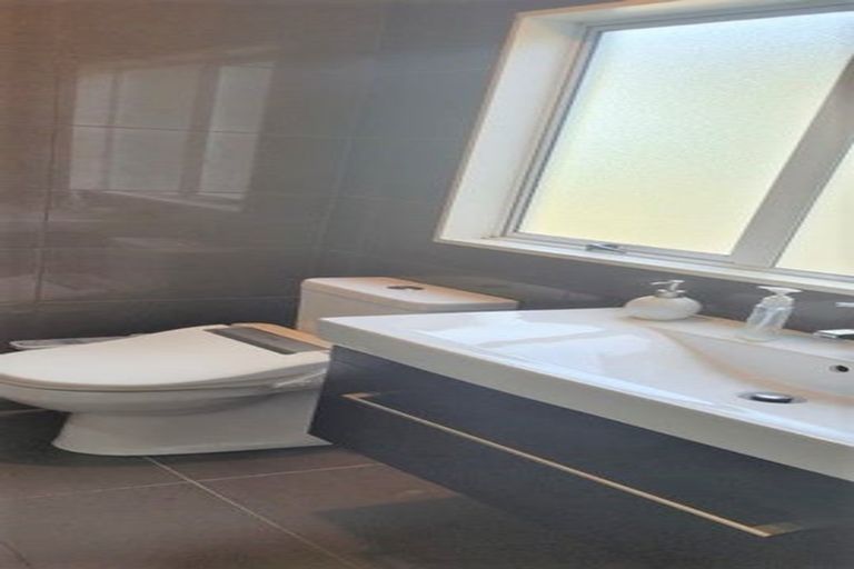 Photo of property in 43 Joseph Banks Drive, Whitby, Porirua, 5024