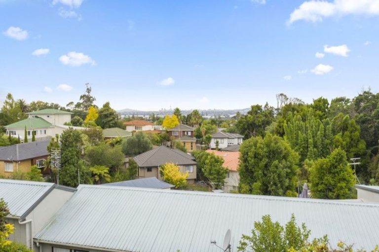 Photo of property in 1/5 Tirimoana Road, Te Atatu South, Auckland, 0602