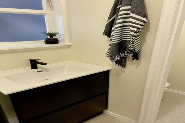 Photo of property in 48 Collier Avenue, Karori, Wellington, 6012