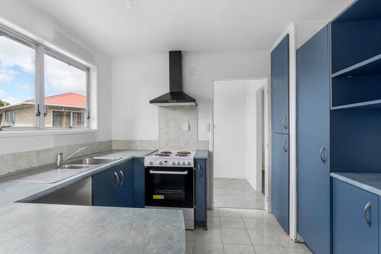 Photo of property in 49 Hyperion Drive, Randwick Park, Auckland, 2105