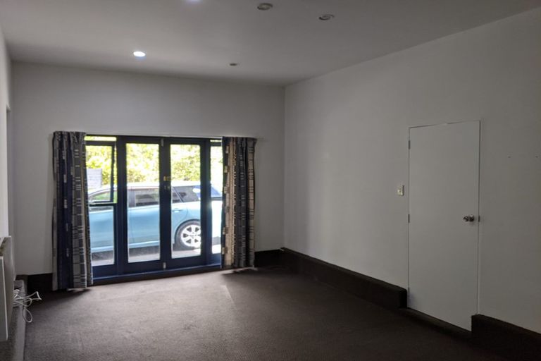 Photo of property in 3/283 Royal Road, Massey, Auckland, 0614
