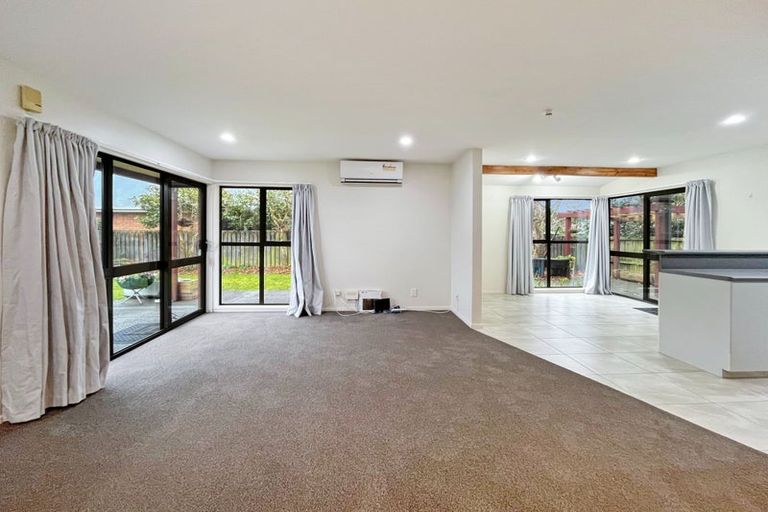 Photo of property in 2/53 Mcfaddens Road, St Albans, Christchurch, 8052