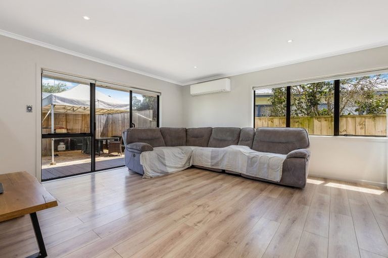 Photo of property in 1/8 Volta Place, Clendon Park, Auckland, 2103