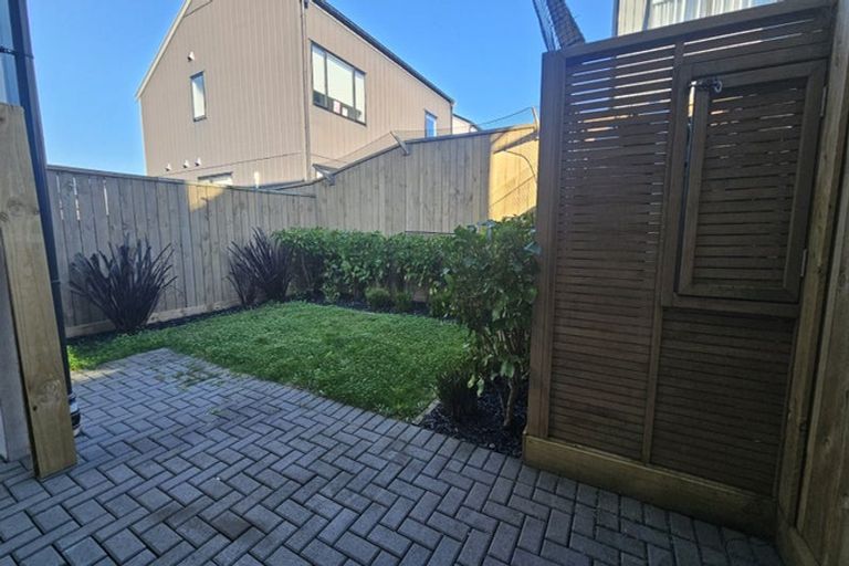 Photo of property in 6 Wai Place, Westgate, Auckland, 0614