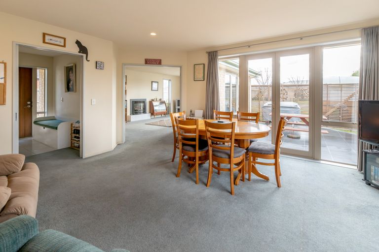 Photo of property in 24 Rochester Crescent, Rolleston, 7614