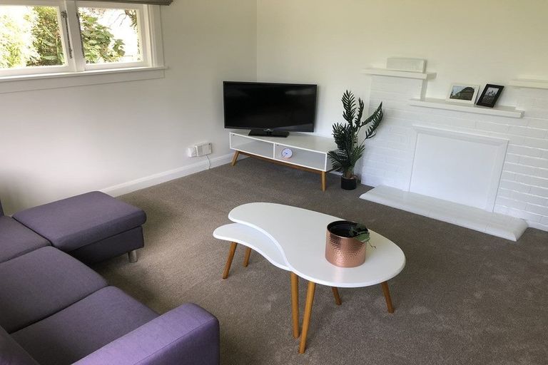 Photo of property in 12 Karina Terrace, Roslyn, Palmerston North, 4414
