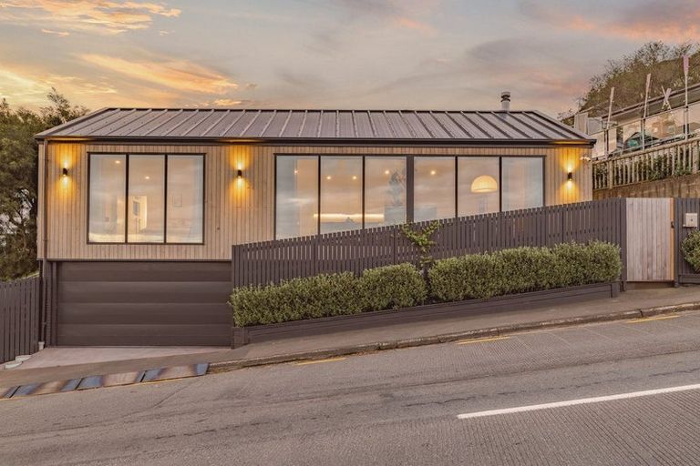 Photo of property in 4 Godley Quay, Lyttelton, 8082