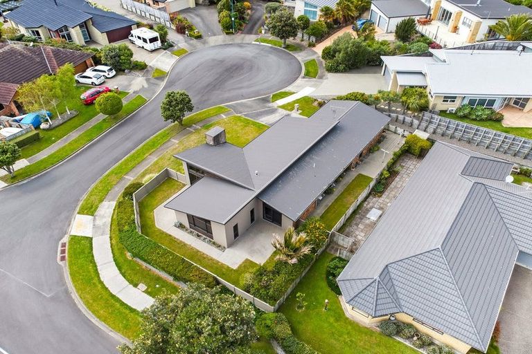 Photo of property in 2 Cadastral Court, Paraparaumu, 5032