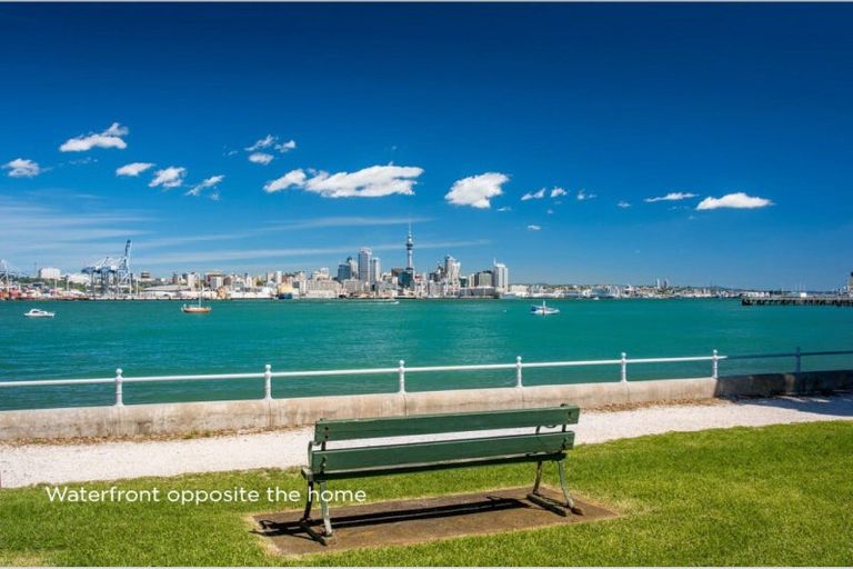 Photo of property in 10 Queens Parade, Devonport, Auckland, 0624