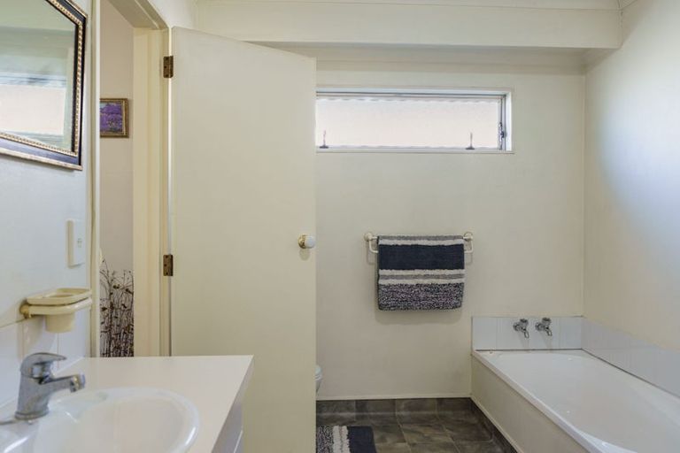 Photo of property in 2/50 Nuffield Avenue, Marewa, Napier, 4110
