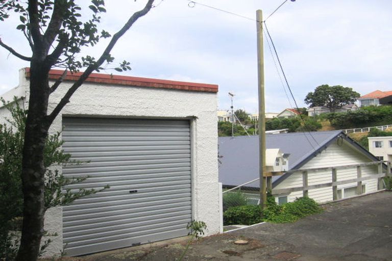 Photo of property in 35 Seaview Terrace, Northland, Wellington, 6012