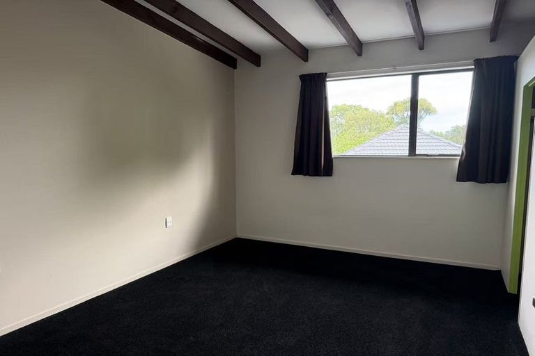 Photo of property in 10 Oakhurst Place, Russley, Christchurch, 8042