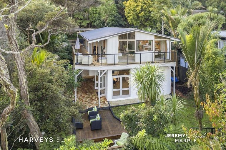 Photo of property in 47 Tainui Road, Titirangi, Auckland, 0604