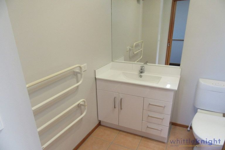 Photo of property in 40d Picton Avenue, Riccarton, Christchurch, 8011