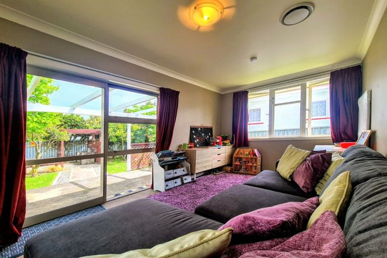 Photo of property in 31 Crewe Crescent, Hokowhitu, Palmerston North, 4410