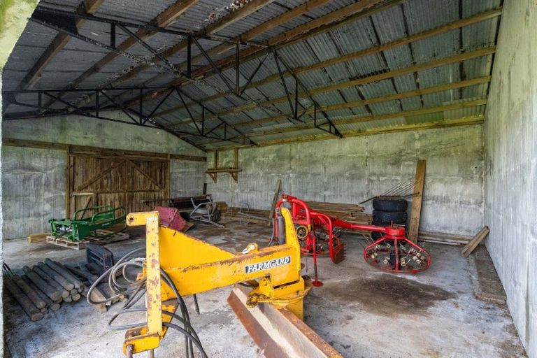 Photo of property in 306 Pungarehu Road, Pungarehu, 4685