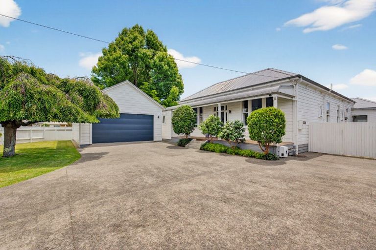 Photo of property in 27 Neeve Road, Taradale, Napier, 4112