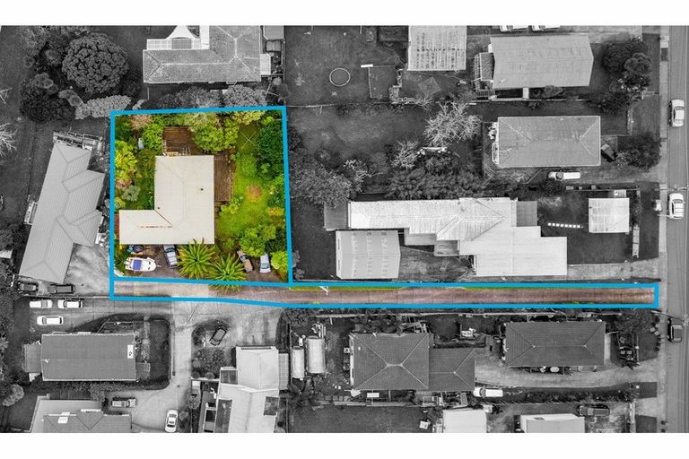 Photo of property in 77 Royal Road, Massey, Auckland, 0614