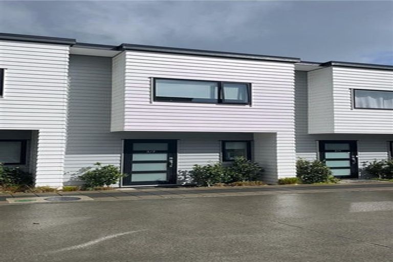 Photo of property in 3/7 South Pacific Place, Henderson, Auckland, 0612