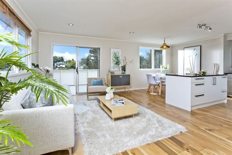 Photo of property in 1/32 Tamahere Drive, Glenfield, Auckland, 0629