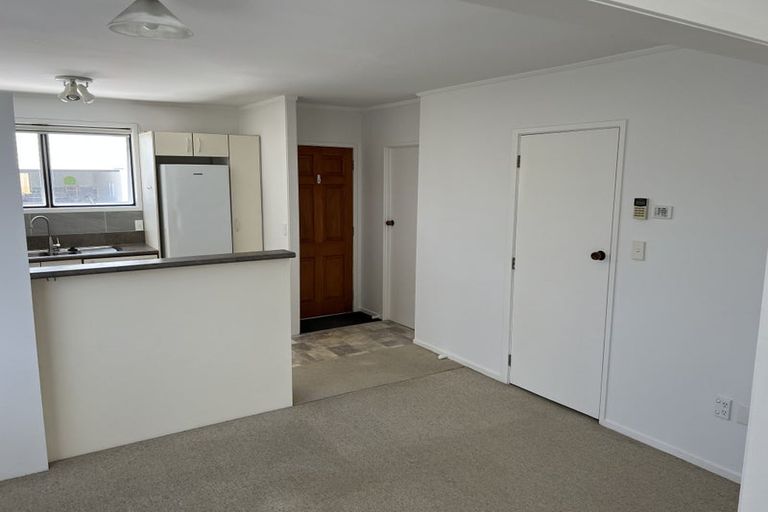 Photo of property in 27 Halberg Street, Glenfield, Auckland, 0629