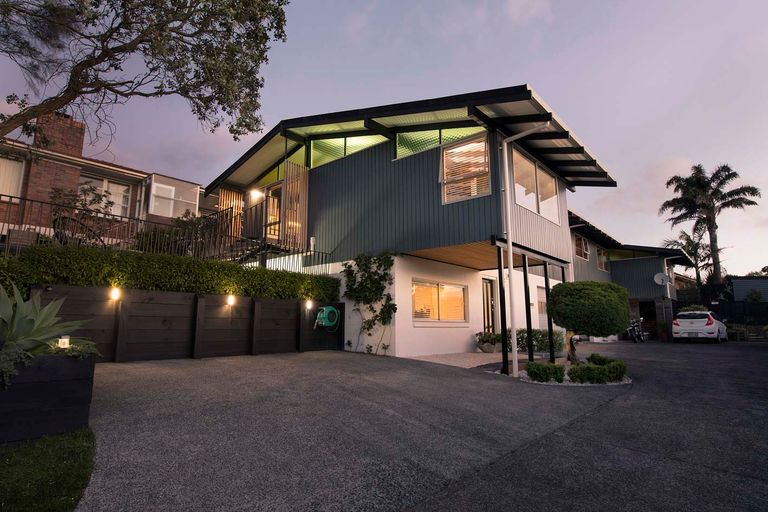 Photo of property in 22 School Road, Te Atatu South, Auckland, 0610