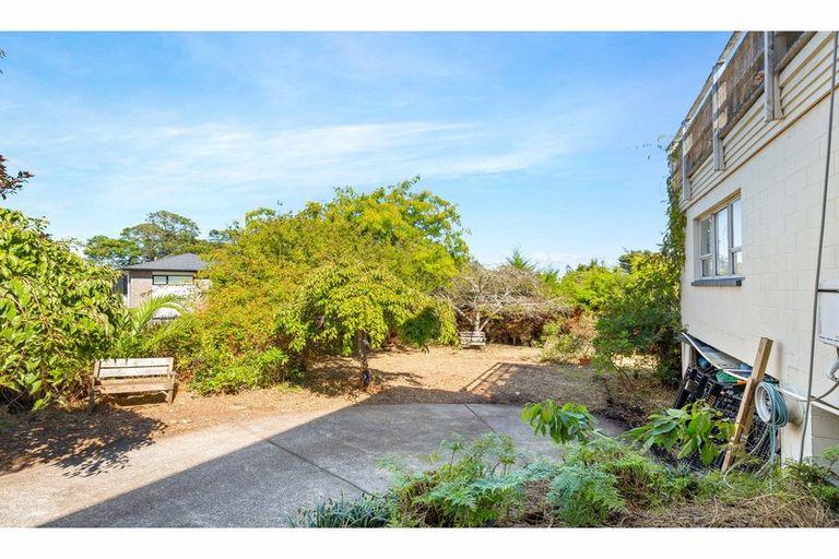 Photo of property in 7 Celsmere Lane, Te Atatu Peninsula, Auckland, 0610