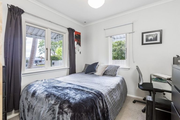 Photo of property in 36 Seabrook Avenue, New Lynn, Auckland, 0600