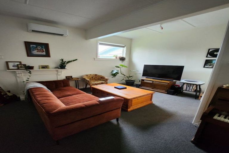 Photo of property in 40 Todman Street, Brooklyn, Wellington, 6021