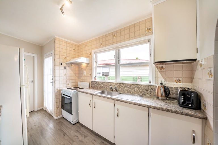 Photo of property in 16 Longfellow Street, Trentham, Upper Hutt, 5018