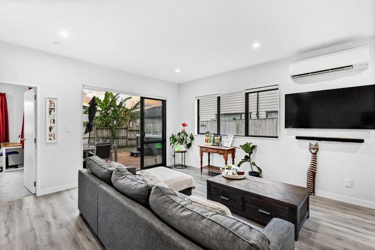Photo of property in 45 Baumea Rise, Massey, Auckland, 0614