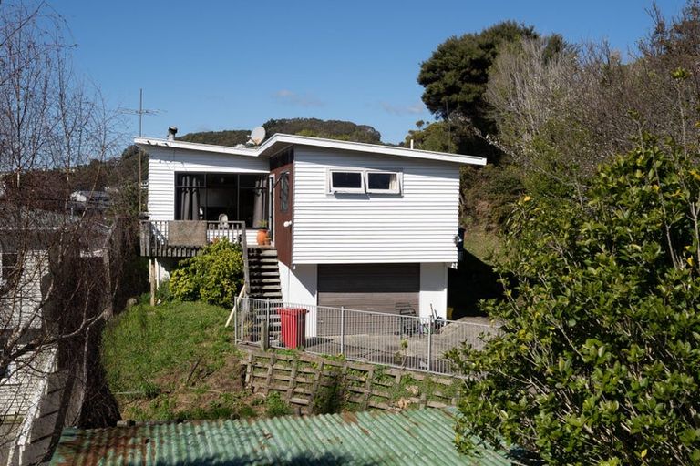 Photo of property in 19 Bayview Road, Paremata, Porirua, 5024