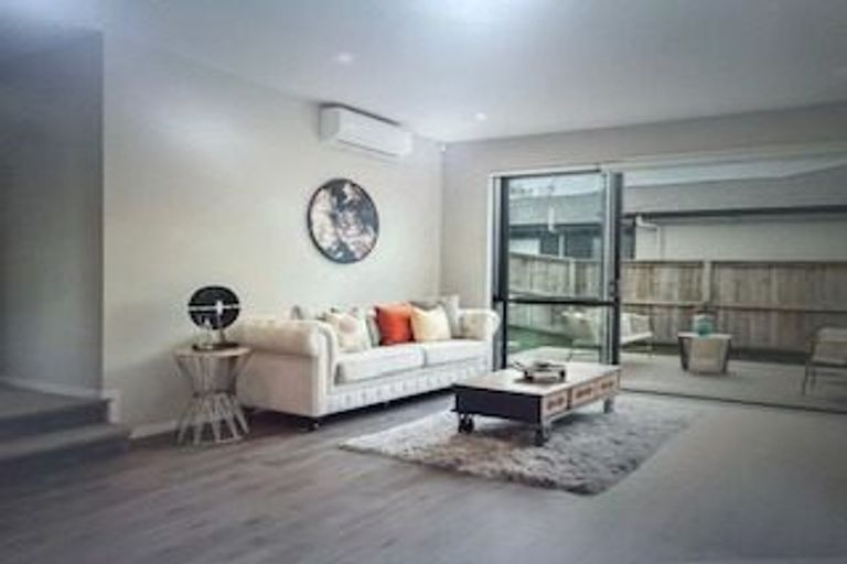 Photo of property in 15 Ahorangi Road, Silverdale, 0932