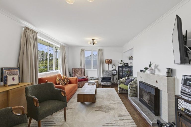 Photo of property in 18 Cowling Road, Hurdon, New Plymouth, 4310