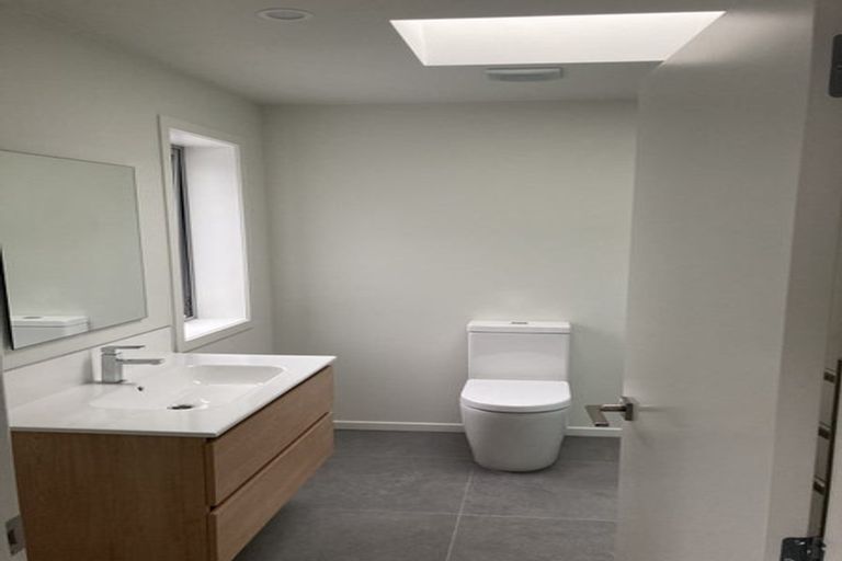 Photo of property in 41a Woodmancote Road, Khandallah, Wellington, 6035