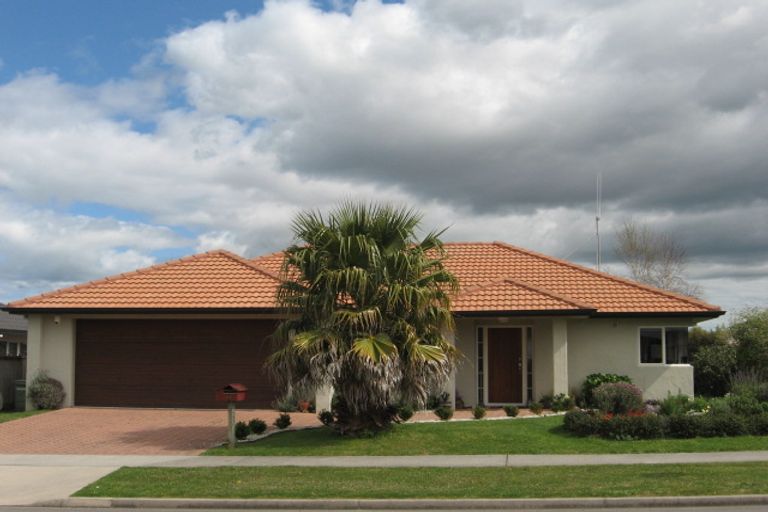 Photo of property in 14 Kestrel Avenue, Welcome Bay, Tauranga, 3112