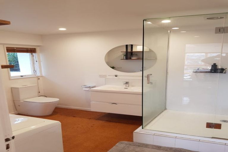 Photo of property in 5 Madison Place, Forrest Hill, Auckland, 0620