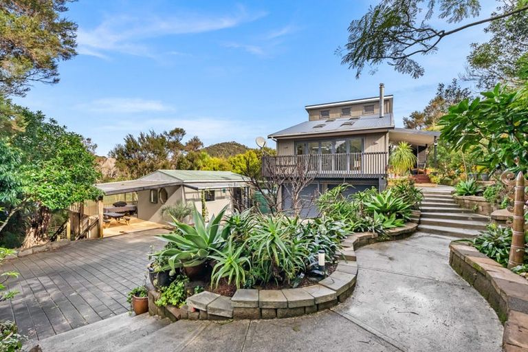 Photo of property in 29 Tahunatapu Road, Parua Bay, Whangarei, 0174