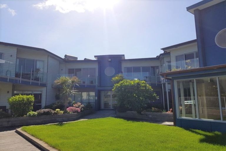 Photo of property in 4-u18 Seaview Road, Paraparaumu Beach, Paraparaumu, 5032