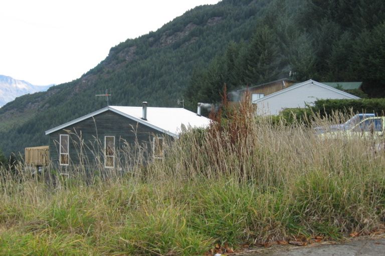Photo of property in 2a Bird Place, Fernhill, Queenstown, 9300
